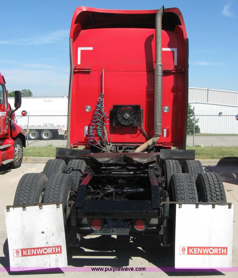 image for item 5029 2004 Kenworth T2000 semi truck