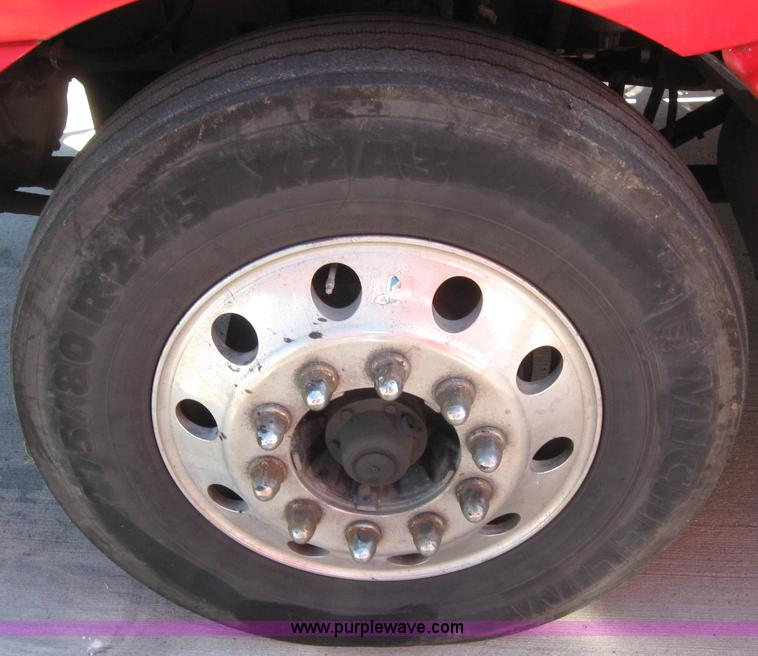 image for item 5029 2004 Kenworth T2000 semi truck