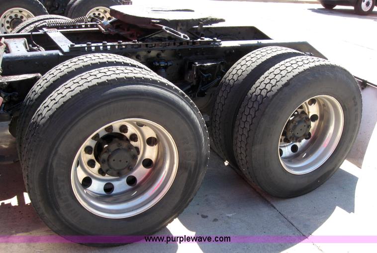 image for item 5029 2004 Kenworth T2000 semi truck