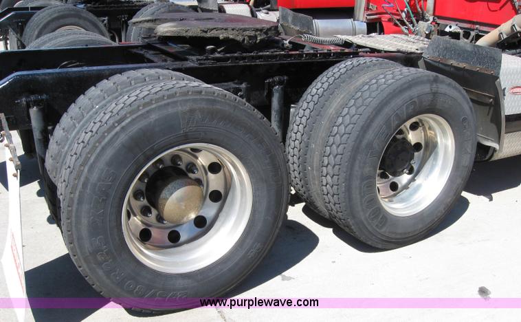 image for item 5029 2004 Kenworth T2000 semi truck