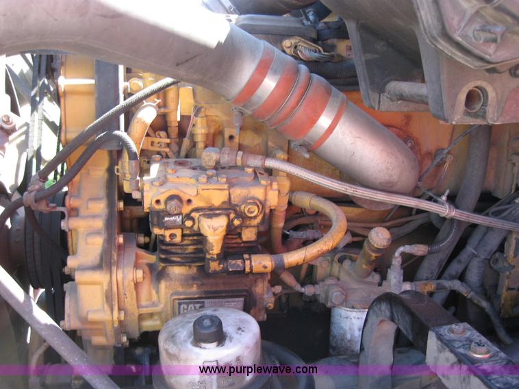 image for item 5029 2004 Kenworth T2000 semi truck