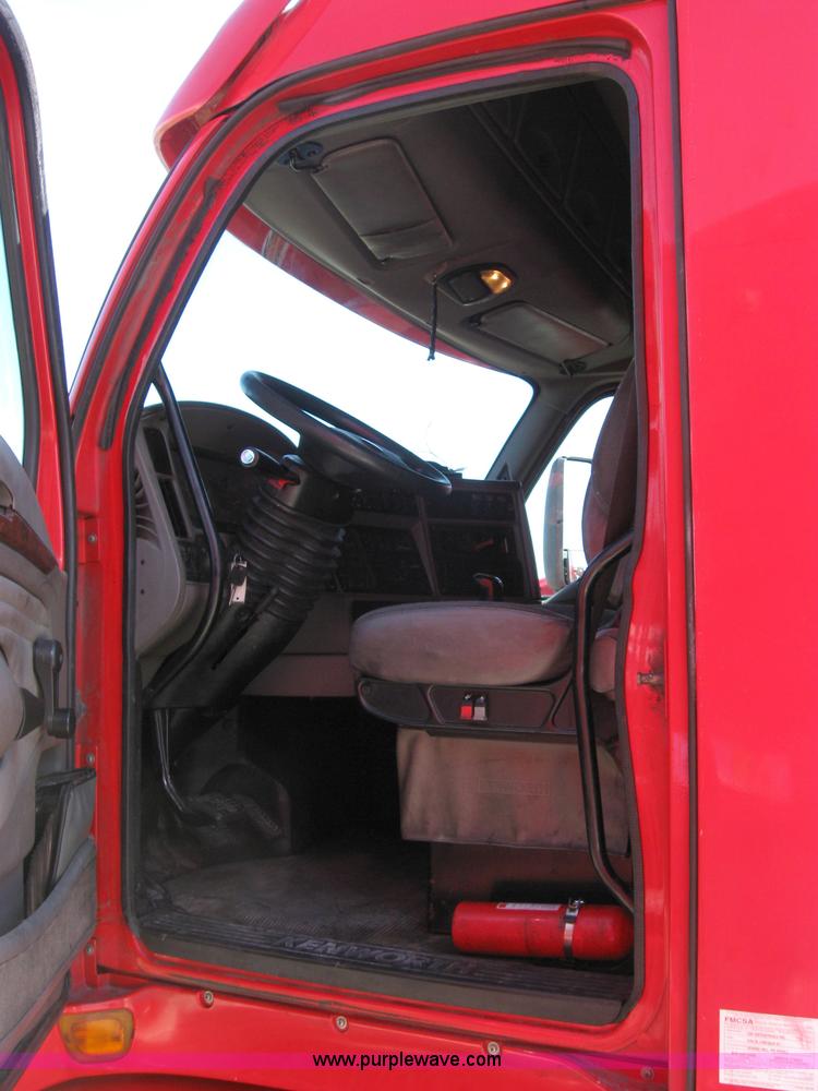 image for item 5029 2004 Kenworth T2000 semi truck