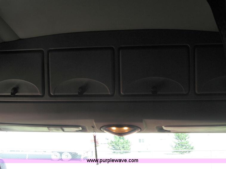 image for item 5029 2004 Kenworth T2000 semi truck