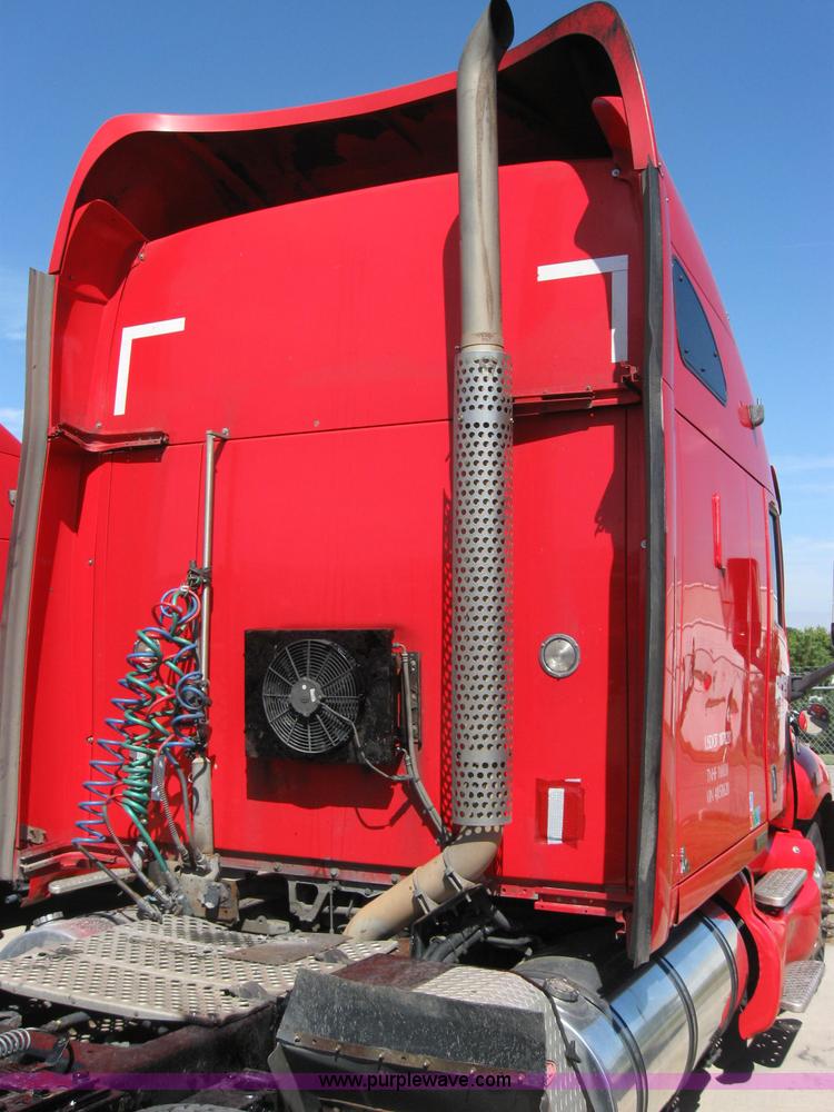 image for item 5029 2004 Kenworth T2000 semi truck