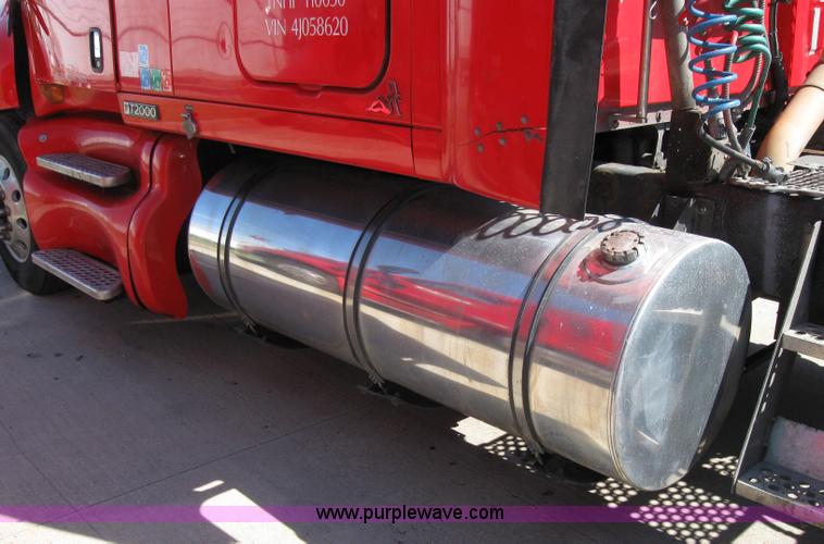 image for item 5029 2004 Kenworth T2000 semi truck