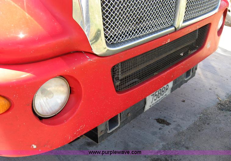 image for item 5029 2004 Kenworth T2000 semi truck