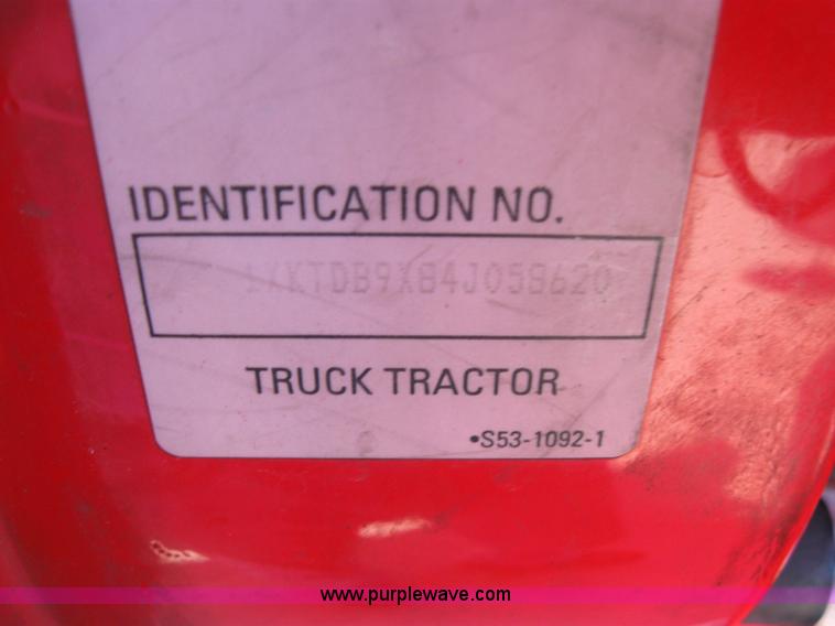 image for item 5029 2004 Kenworth T2000 semi truck