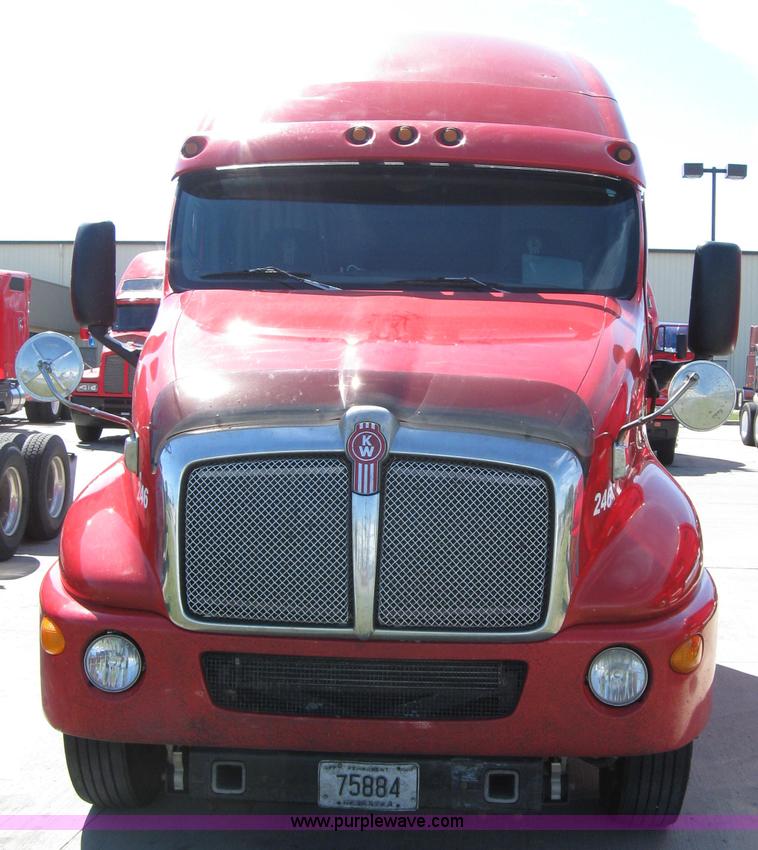 image for item 5030 2004 Kenworth T2000 semi truck
