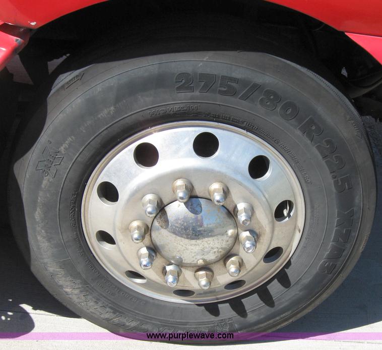 image for item 5030 2004 Kenworth T2000 semi truck