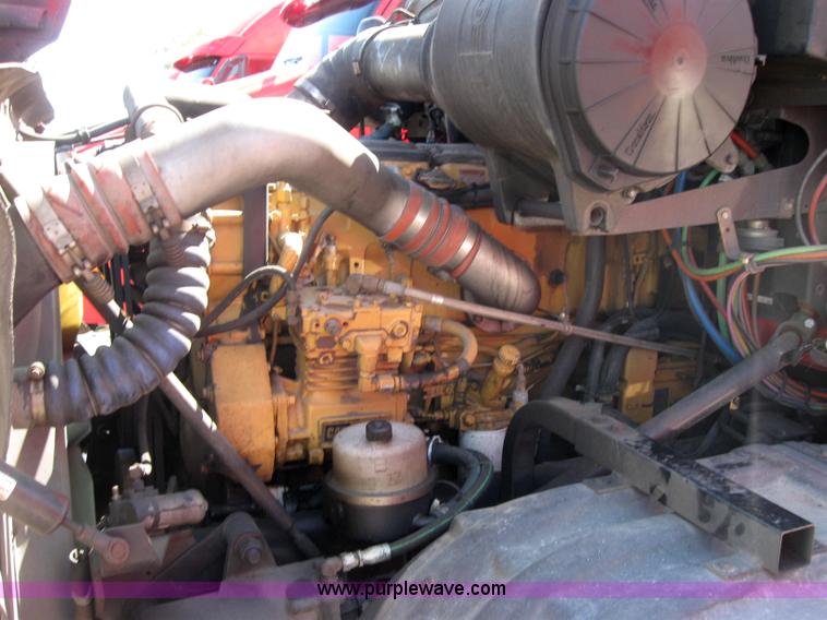 image for item 5030 2004 Kenworth T2000 semi truck