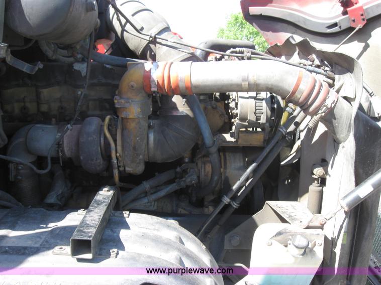 image for item 5030 2004 Kenworth T2000 semi truck