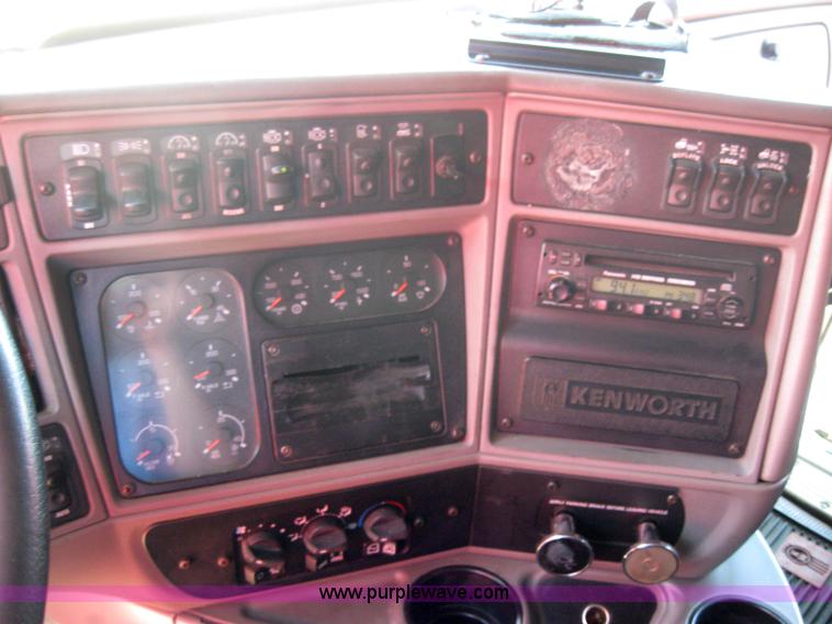 image for item 5030 2004 Kenworth T2000 semi truck