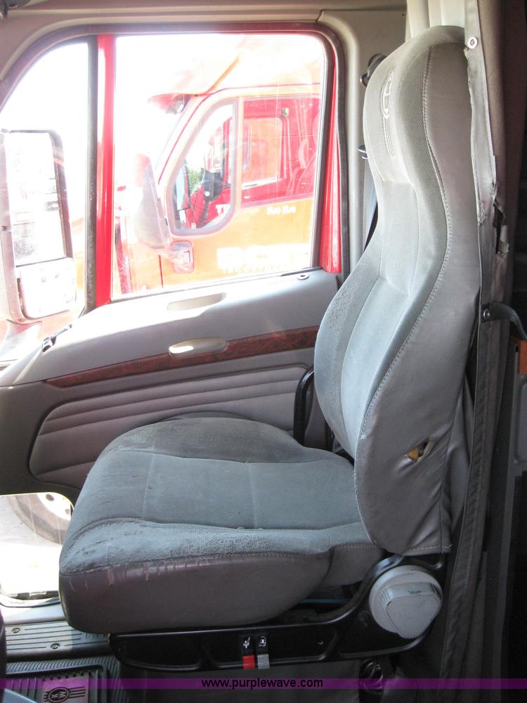 image for item 5030 2004 Kenworth T2000 semi truck