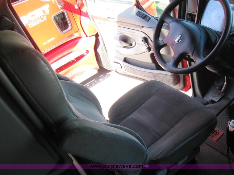 image for item 5030 2004 Kenworth T2000 semi truck