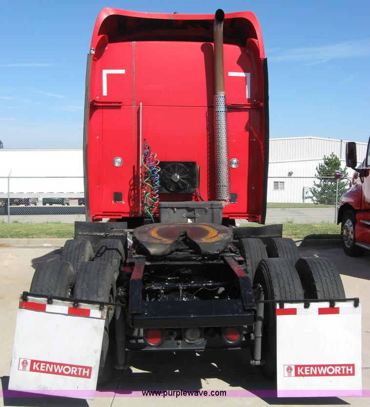 image for item 5031 2004 Kenworth T2000 semi truck