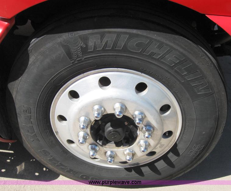 image for item 5031 2004 Kenworth T2000 semi truck