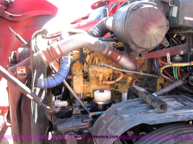 image for item 5031 2004 Kenworth T2000 semi truck