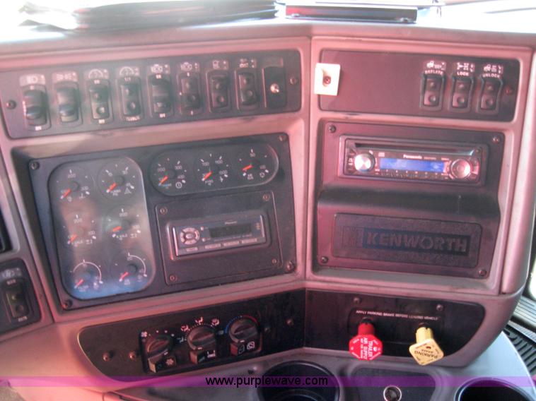 image for item 5031 2004 Kenworth T2000 semi truck