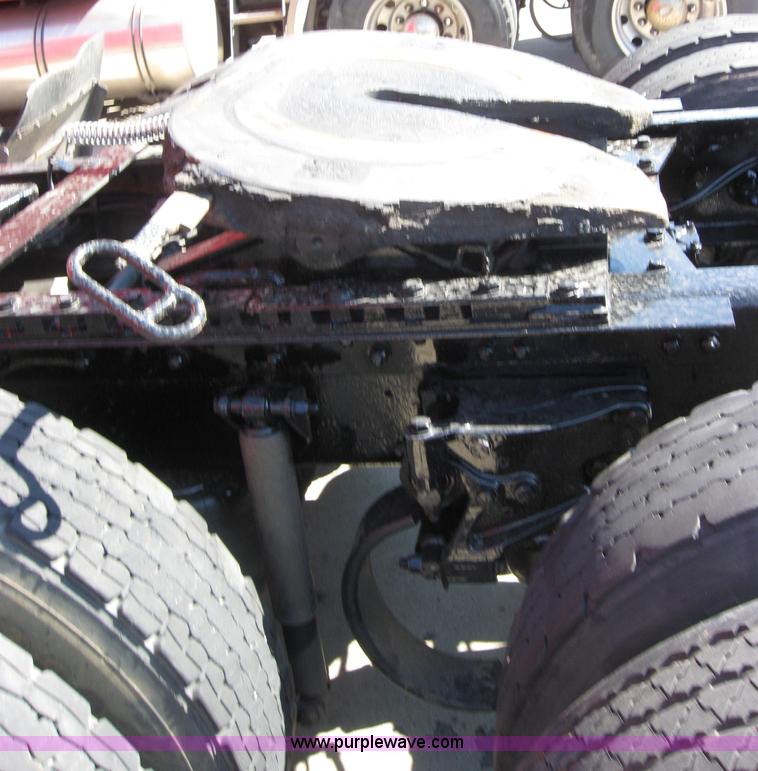 image for item 5031 2004 Kenworth T2000 semi truck