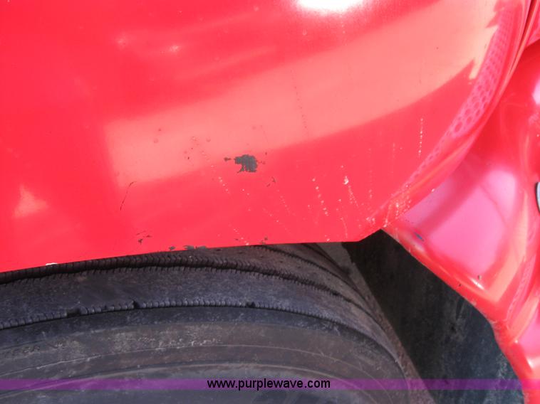 image for item 5031 2004 Kenworth T2000 semi truck