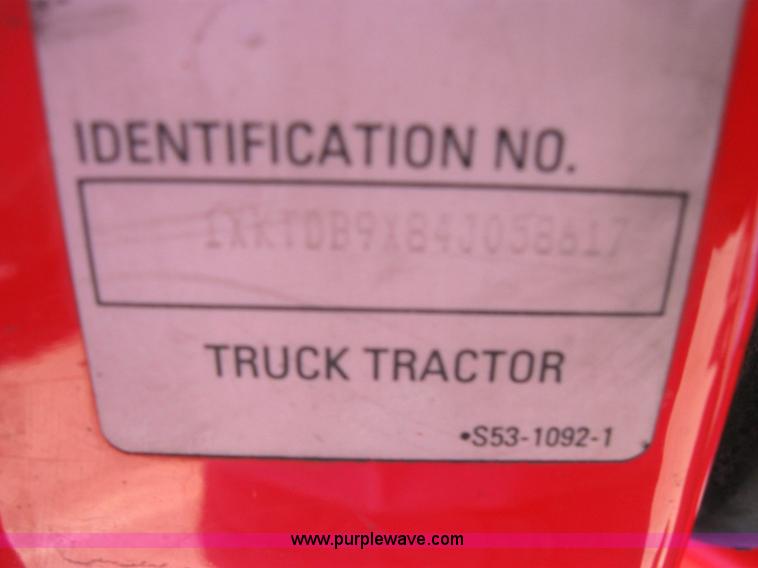 image for item 5031 2004 Kenworth T2000 semi truck