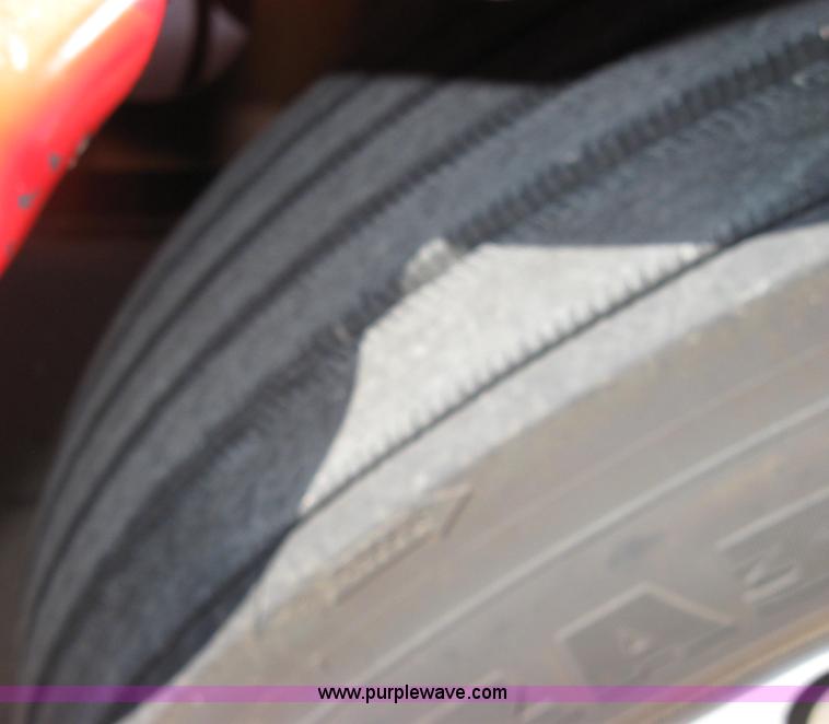 image for item 5032 2004 Kenworth T2000 semi truck