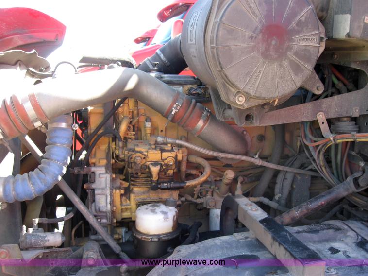 image for item 5032 2004 Kenworth T2000 semi truck