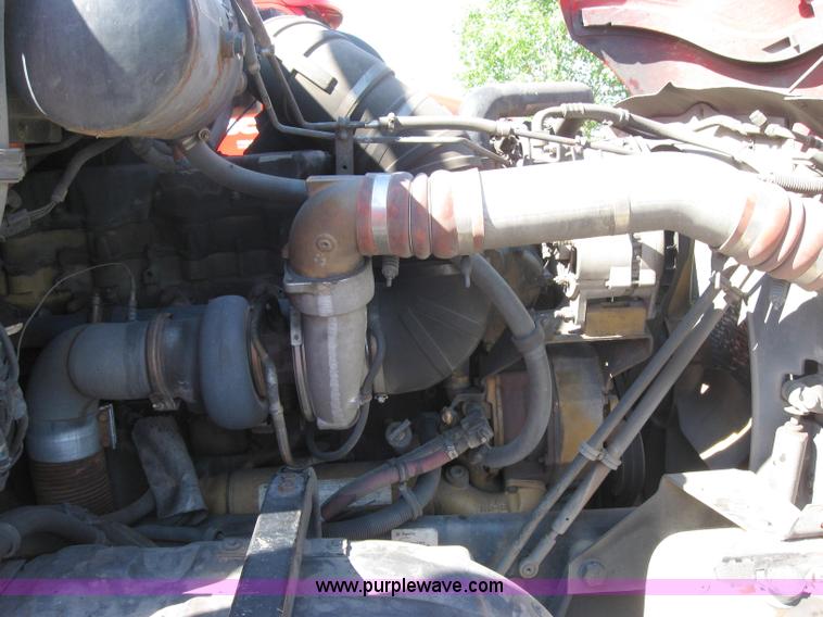 image for item 5032 2004 Kenworth T2000 semi truck