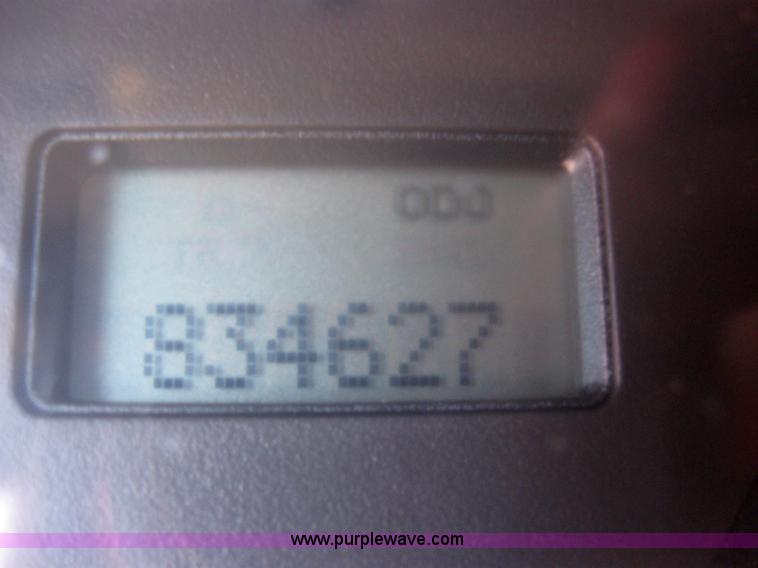 image for item 5032 2004 Kenworth T2000 semi truck