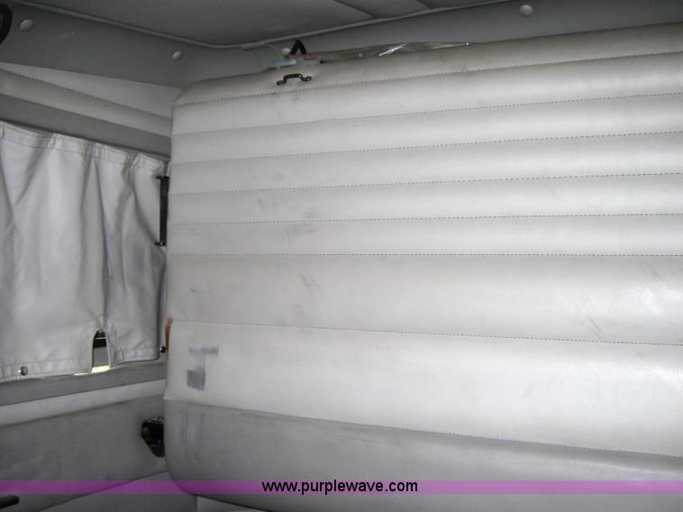 image for item 5032 2004 Kenworth T2000 semi truck