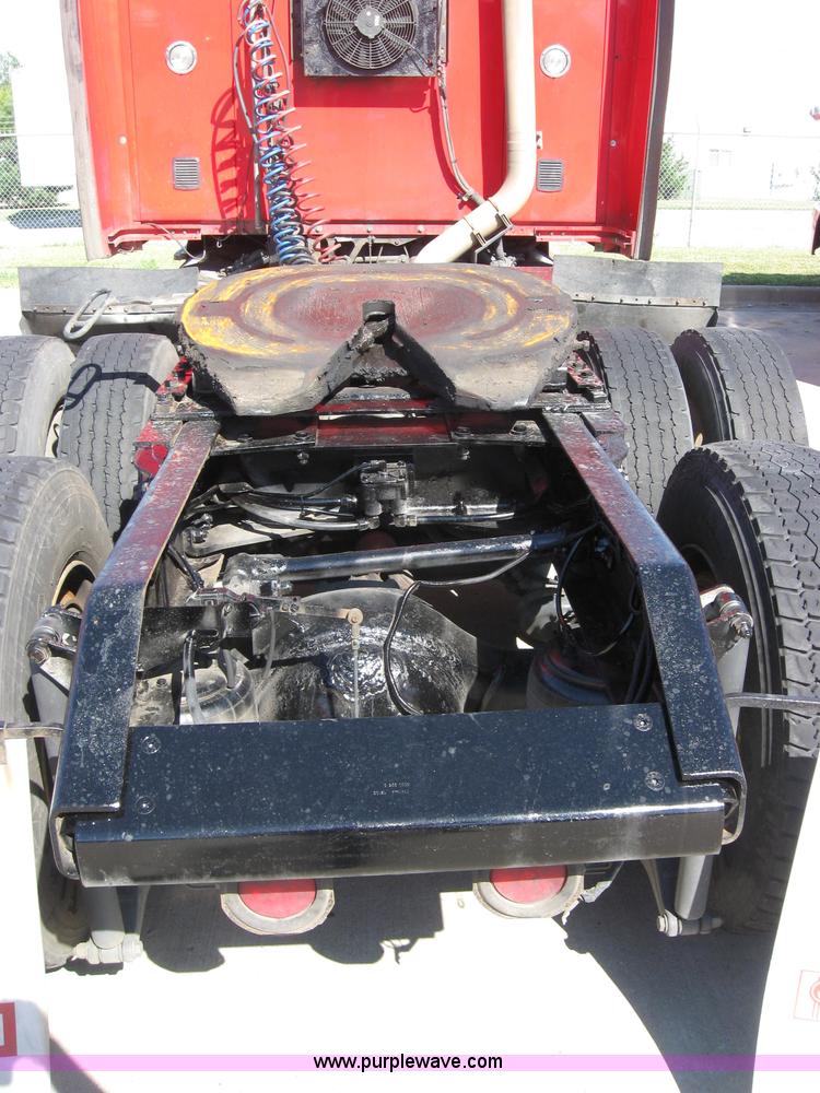 image for item 5032 2004 Kenworth T2000 semi truck