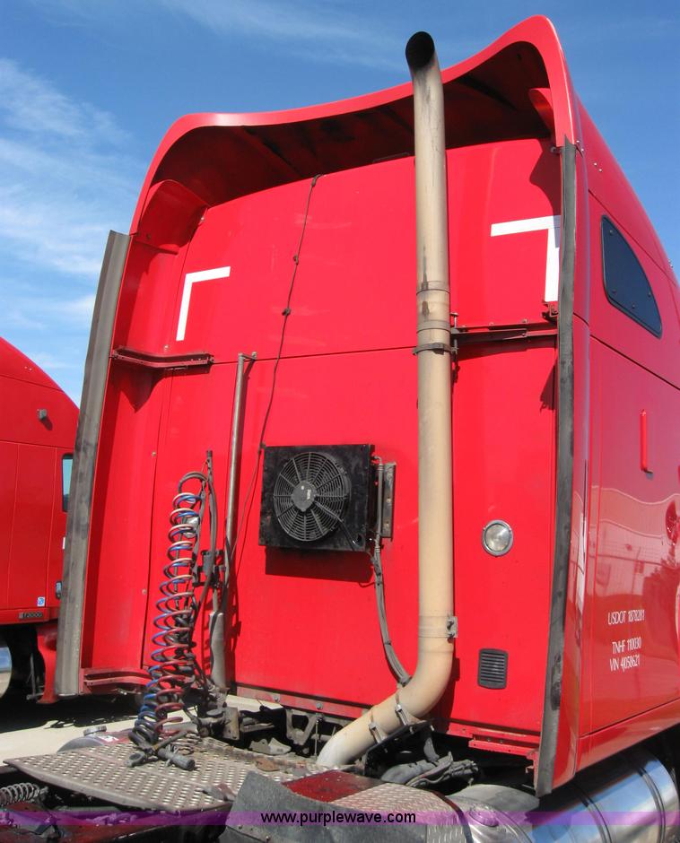 image for item 5032 2004 Kenworth T2000 semi truck