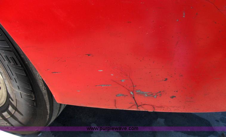 image for item 5032 2004 Kenworth T2000 semi truck