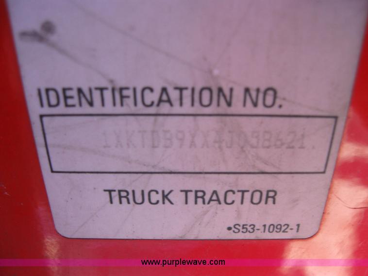 image for item 5032 2004 Kenworth T2000 semi truck