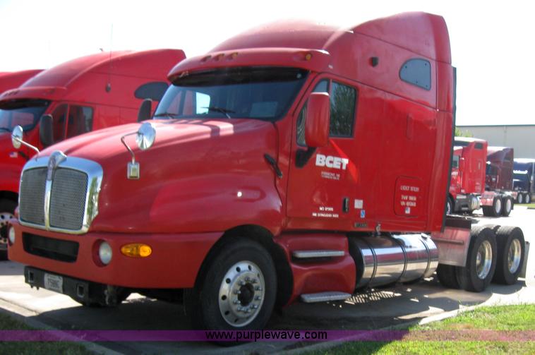 image for item 5033 2004 Kenworth T2000 semi truck
