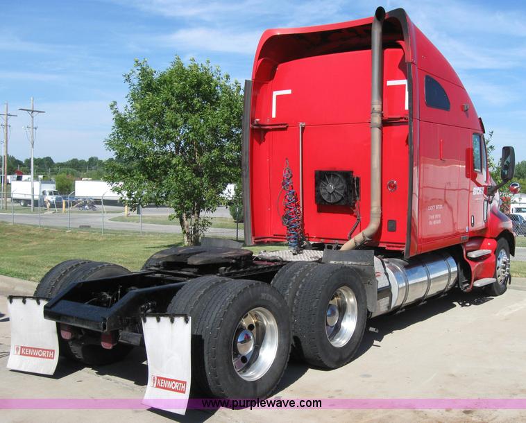 image for item 5033 2004 Kenworth T2000 semi truck