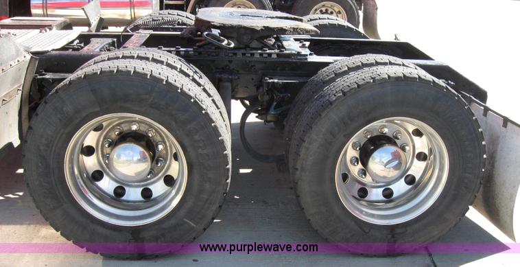 image for item 5033 2004 Kenworth T2000 semi truck