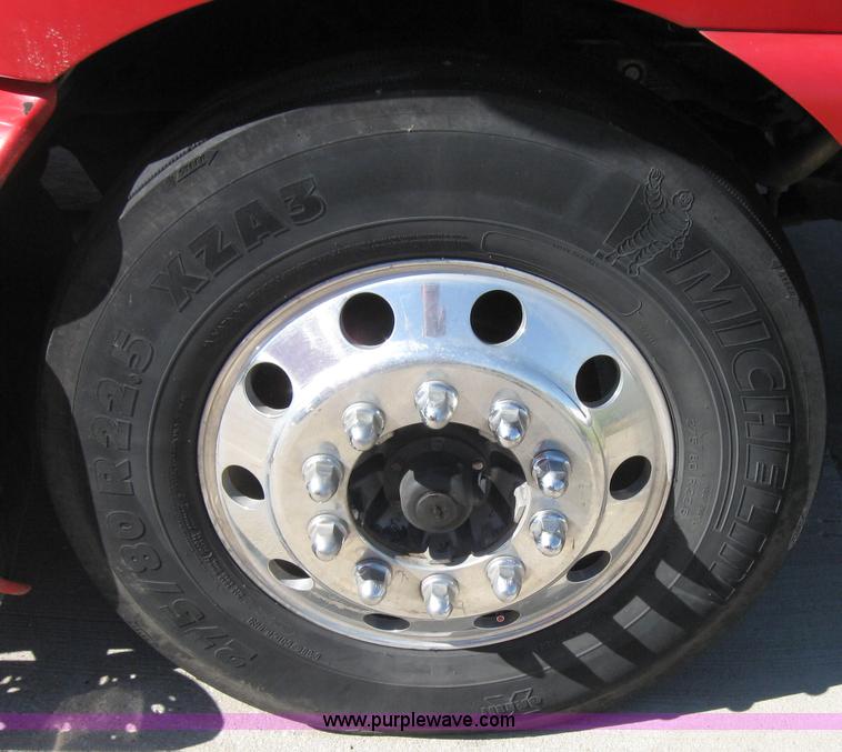 image for item 5033 2004 Kenworth T2000 semi truck