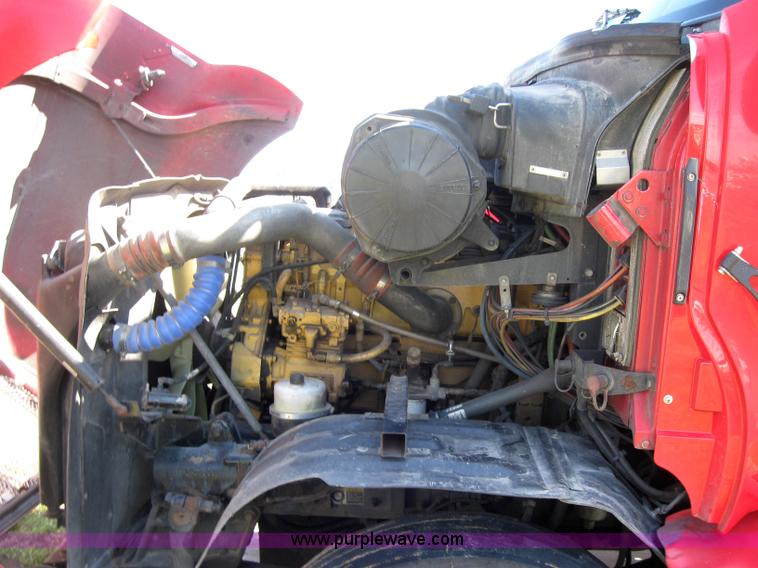 image for item 5033 2004 Kenworth T2000 semi truck