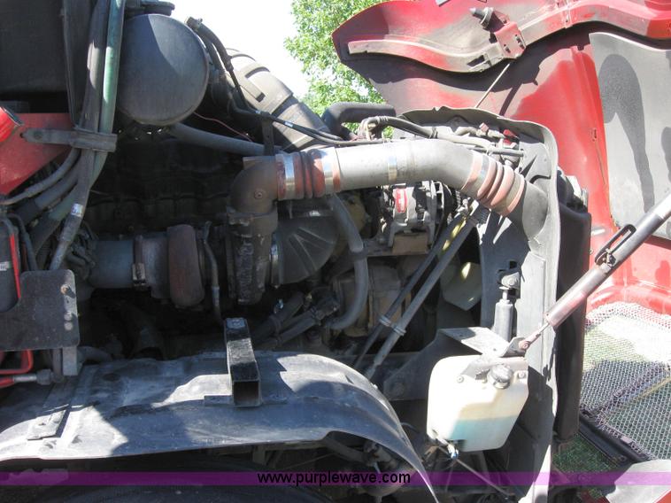 image for item 5033 2004 Kenworth T2000 semi truck