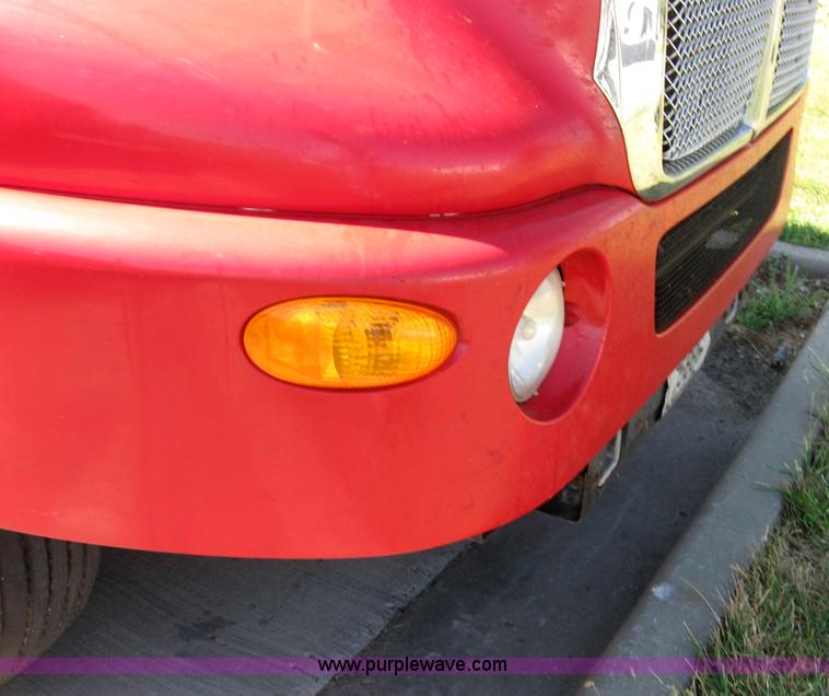 image for item 5033 2004 Kenworth T2000 semi truck