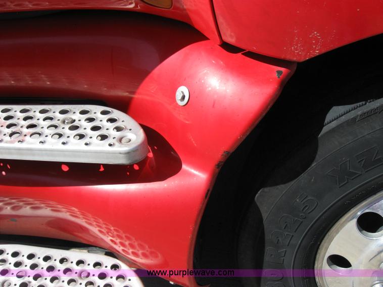 image for item 5033 2004 Kenworth T2000 semi truck