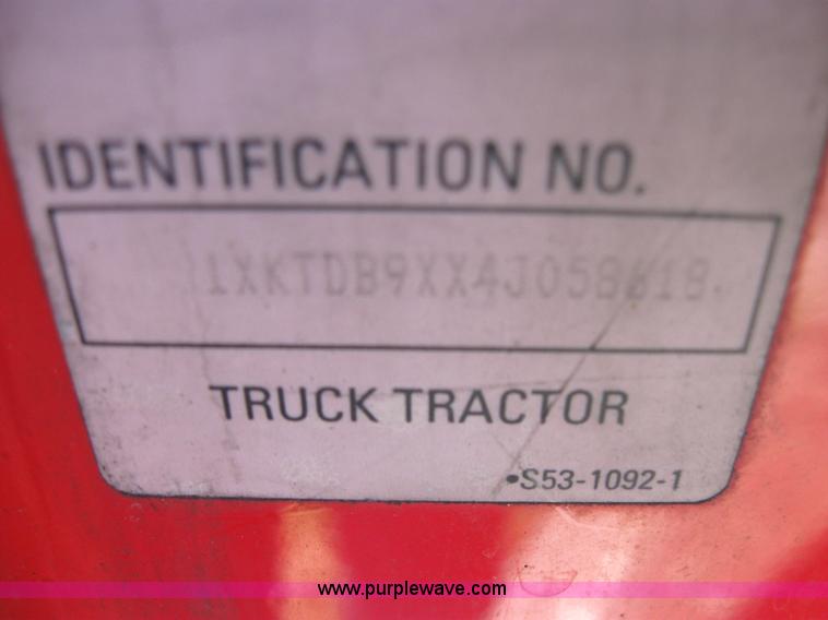 image for item 5033 2004 Kenworth T2000 semi truck