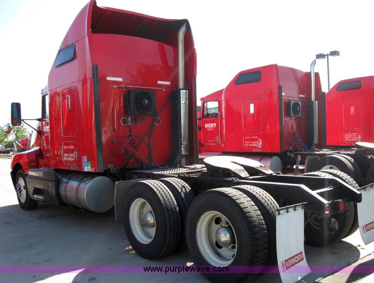 image for item 5034 2003 Kenworth Construct T600 semi truck