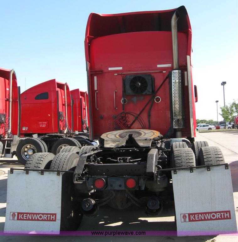 image for item 5034 2003 Kenworth Construct T600 semi truck