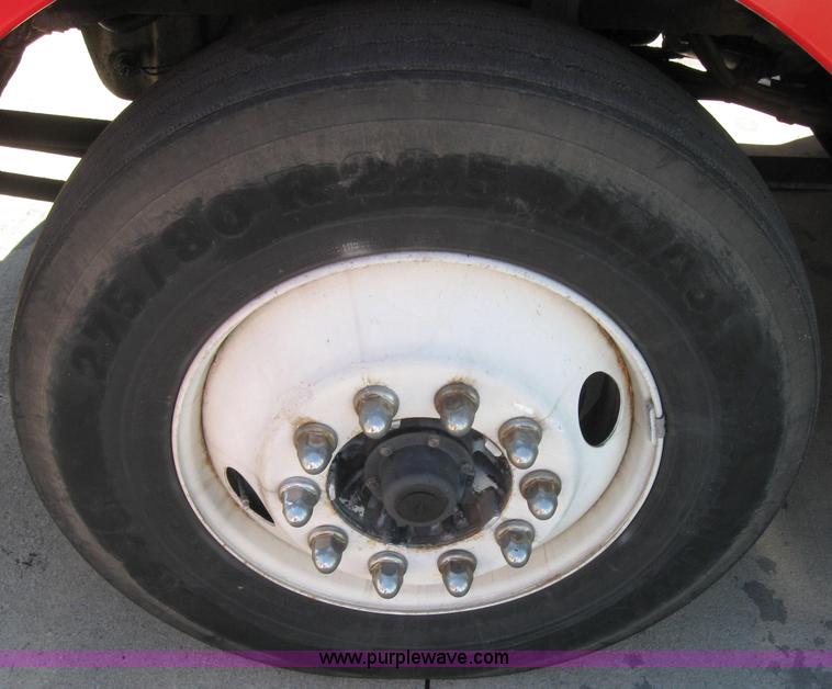 image for item 5034 2003 Kenworth Construct T600 semi truck