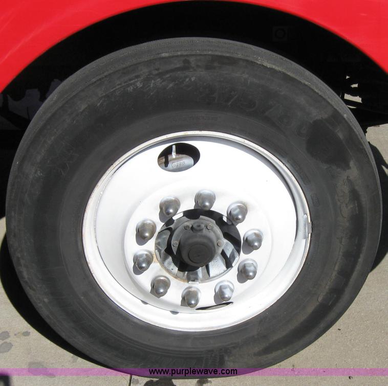 image for item 5034 2003 Kenworth Construct T600 semi truck