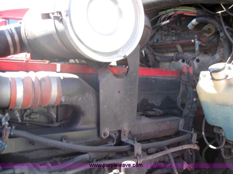 image for item 5034 2003 Kenworth Construct T600 semi truck