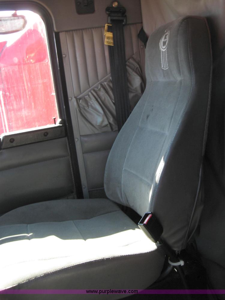 image for item 5034 2003 Kenworth Construct T600 semi truck