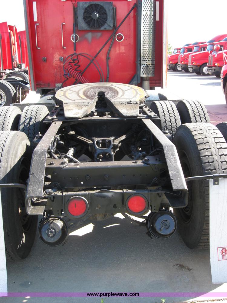 image for item 5034 2003 Kenworth Construct T600 semi truck